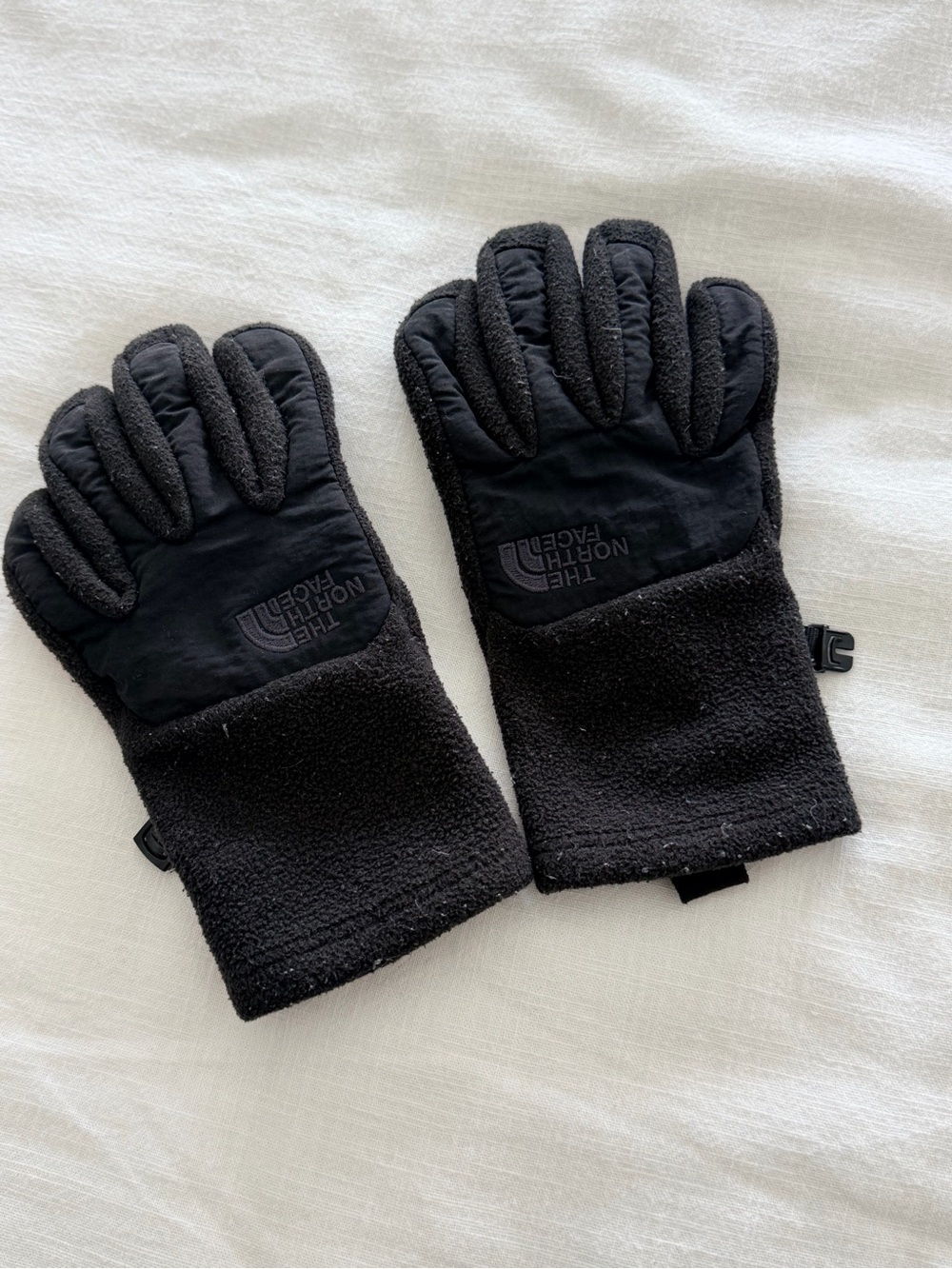 The North Face Black Fleece Winter Gloves - Kids